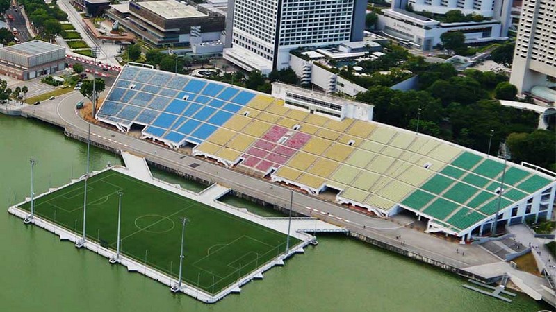 Sân bóng rất ấn tượng, The Float at Marina Bay của Singapore